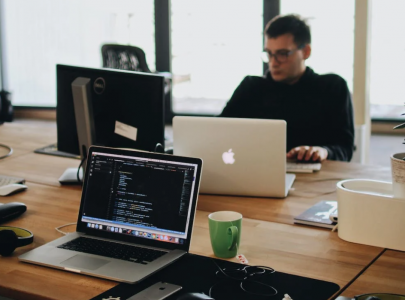 白鯨外貿網站建設為您分享：建設一個網站的費用由哪些組成？